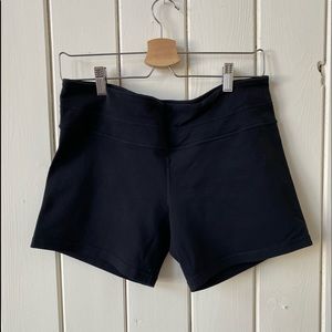 Lululemon reversible 4” shorts
